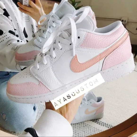 Custom painted air Jordan low - Picture 1 of 3